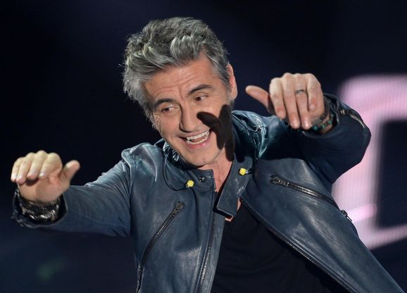 Sanremo, il palco esalta Ligabue. E lui esalta l'Ariston