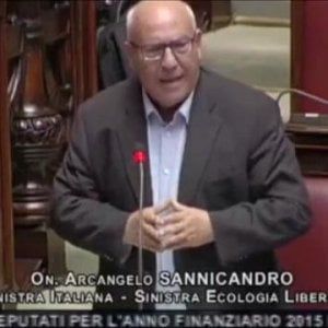 Il deputato "comunista" di Sel contro il taglio agli stipendi degli onorevoli: "Non siamo mica metalmeccanici" 