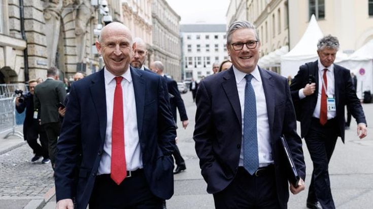 Il ministro Healey se ne va, Starmer senza difesa
