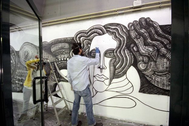 Milano, Zio Ziegler disegna una Venere di cinque metri