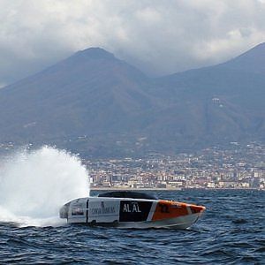 Offshore, Napoli-Montecarlo, la sfida mondiale di AL&AL