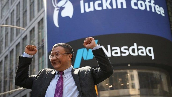 Dall'anti-Starbucks all'impero dei noodles: l'imprenditore cinese Charles Lu ci riprova dopo lo scandalo dei bilanci gonfiati