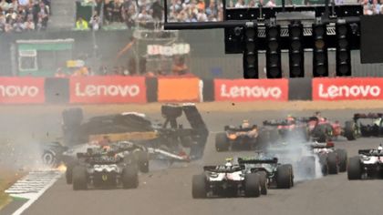 Zhou, le immagini dell'incidente a Silverstone