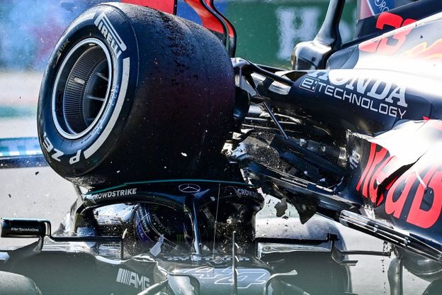 F1, lo scontro tra Verstappen e Hamilton al Gp di Monza