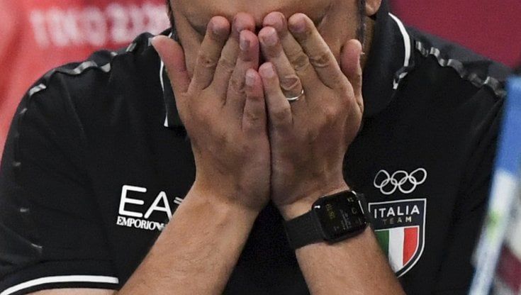Italvolley eliminata, Mazzanti 'accusa': "Alle ragazze avevo detto di staccarsi dai social"