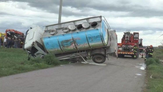 Taranto, 3 morti nello scontro tra un'auto e un camion: un bimbo di 4 anni con la madre e la nonna
