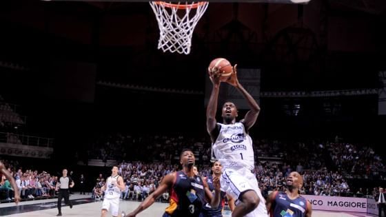 La Virtus conquista i playoff, Roma travolta