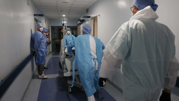 Coronavirus, in Piemonte diminuiscono ancora i ricoverati: meno 73 nei reparti Covid, meno 5 in terapia intensiva