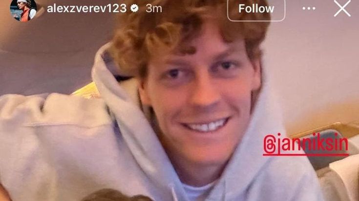 Sinner e Zverev si incontrano sull’aereo: destinazione Maldive