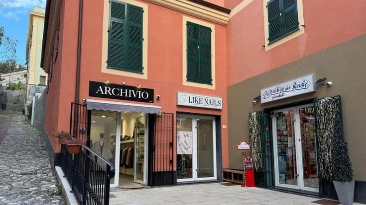 TessilModa rinasce in salita della Tosse e diventa "Archivio"