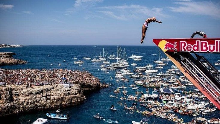 Red Bull cliff diving, a Polignano raddoppia lo show dei tuffi: gare il 22 e 26 settembre