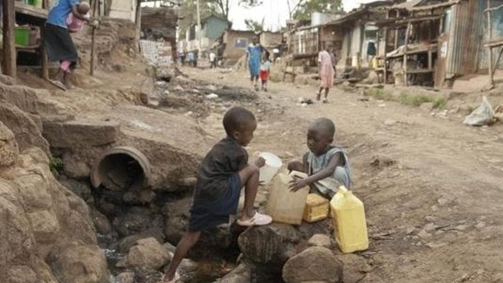 Povertà: 3,3 miliardi di persone vivono dove gli interessi sul debito bloccano istruzione e sanità