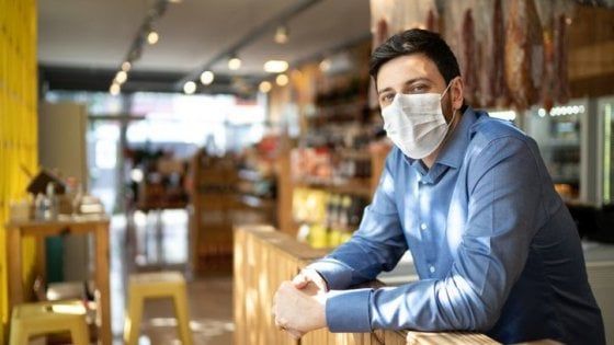 Effetto Covid sui negozi fisici: profitti azzerati e nodo affitti
