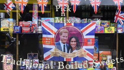 Royal Wedding, i gadget da non perdere: Harry e Meghan fra tazze e tshirt