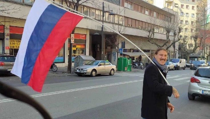 Trieste, due anni all'ex pugile filo putiniano Fabio Tuiach: "Ha steso un 70enne che lo criticava per la bandiera della Russia"
