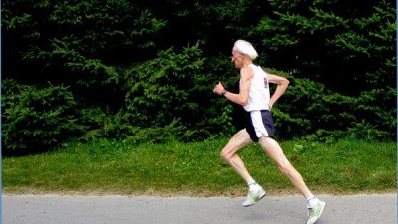 Il maratoneta più vecchio: "A 85 anni correre è pura gioia"