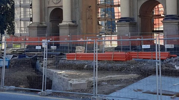 Sotto la tramvia spuntano le vecchie mura: “Messe in sicurezza, i lavori proseguono”