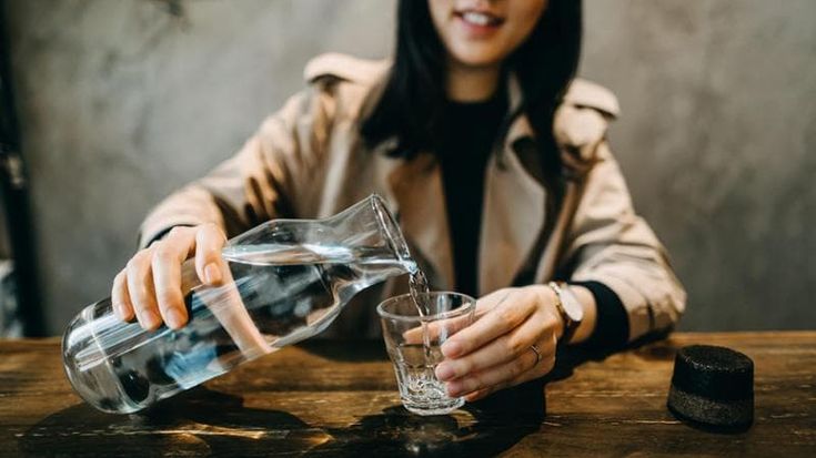 Zoomer e Millennial “scaricano” le bevande alcoliche