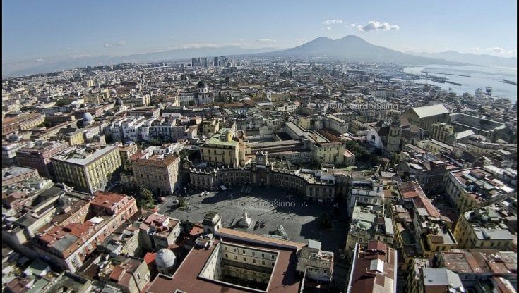 Napoli, Municipalità splatter: botte tra consigliera e segretaria