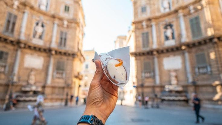 Cannoli, vino e pasta fresca per una settimana di vacanze golose