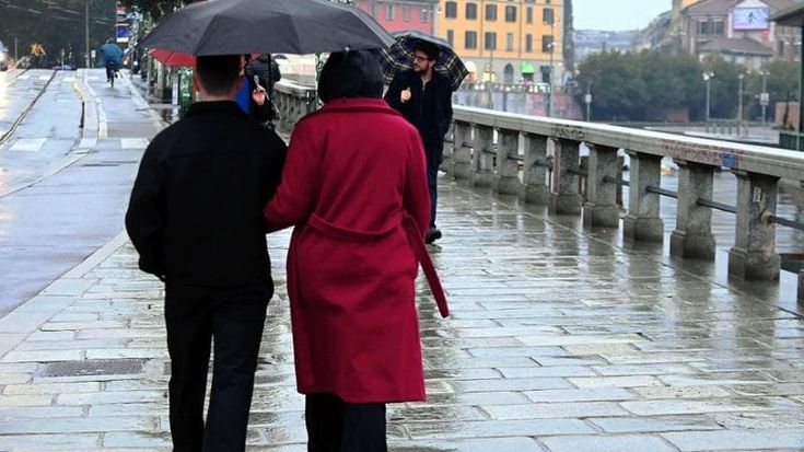 Meteo, a Milano arriva la pioggia: allerta gialla per rischio temporali a partire dalla mezzanotte
