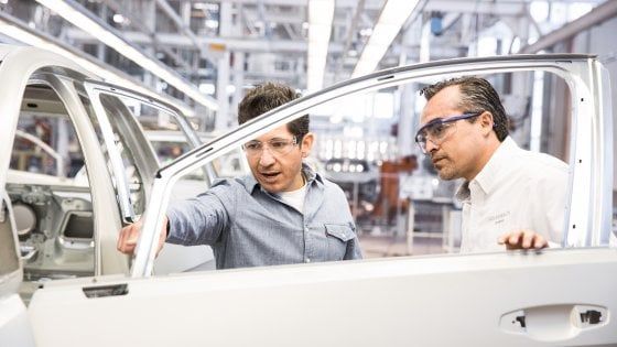 Leggera, sostenibile e perfino intelligente: ecco l’auto 4.0