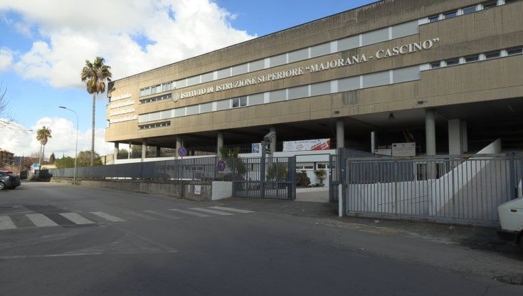 Polizia nella scuola, FdI contro la Cgil che contrattacca: "Vergogna, c'è un clima antidemocratico"