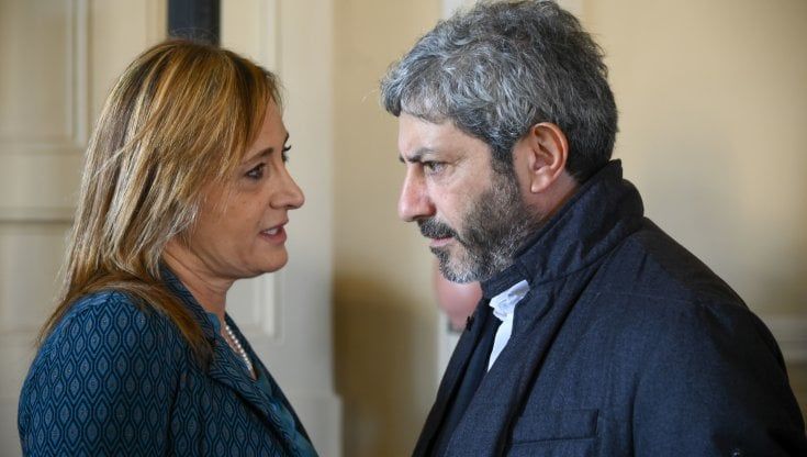 Lo spiffero: staffisti al Comune di Napoli, spunta la cugina della deputata M5s: pentastellati in tilt 