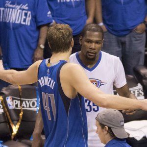 Basket, playoff Nba: Oklahoma in semifinale, Portland e Charlotte pareggiano