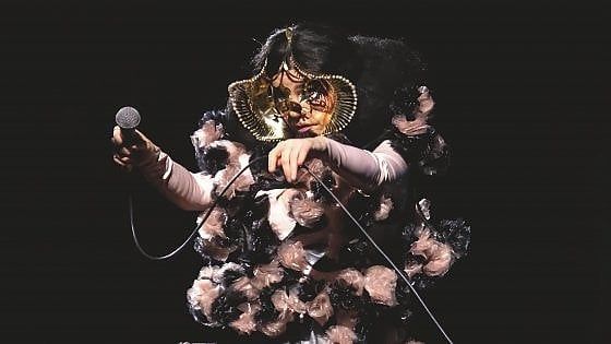 Concerti online, Björk e Nick Cave si lanciano nello streaming