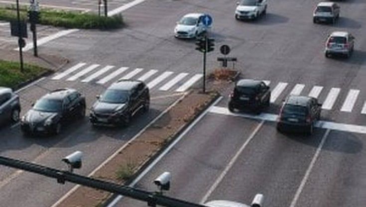 A Torino arrivano altri due T-red, diventano 13 i semafori che fanno le multe