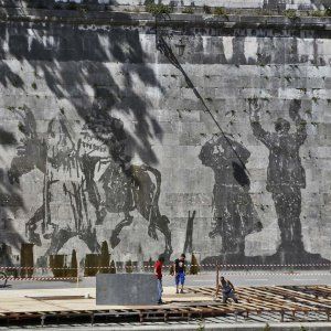Roma, Kentridge resta libero. Le bancarelle "saranno rimodulate" 