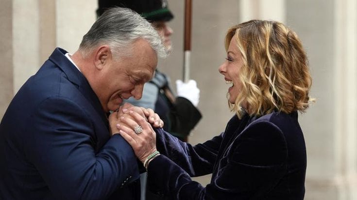 Ungheria, Schlein: “Ha perso anche Meloni”. La premier plaude al vincitore: collaboreremo