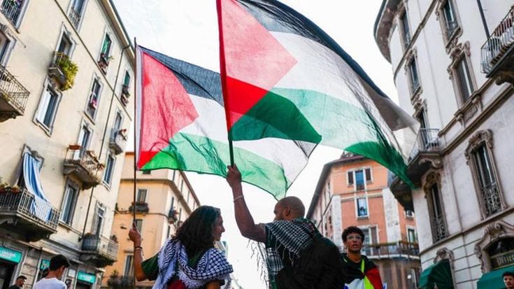 Cori contro gli ebrei al corteo di Milano, arriva la condanna di imam e palestinesi: “Frasi razziste di pochi”