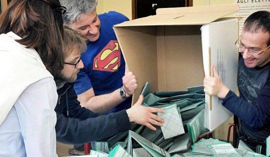 Abruzzo, corsa a quattro tra inchieste e veleni