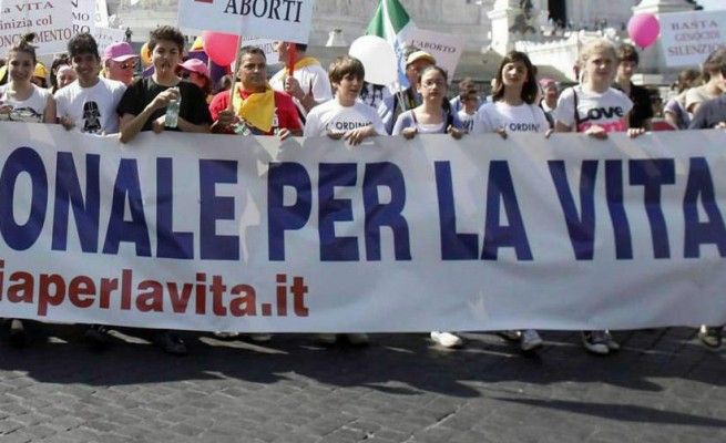 Bufera sul convegno<br />del movimento per la vita