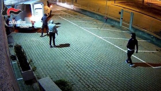 Torino, presa la banda che svuotata le aziende: una cinquantina i colpi messi a segno