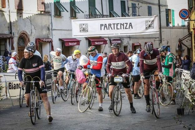Ciclismo d'altri tempi sulle strade della Val d’Orcia: torna l’Eroica Montalcino
