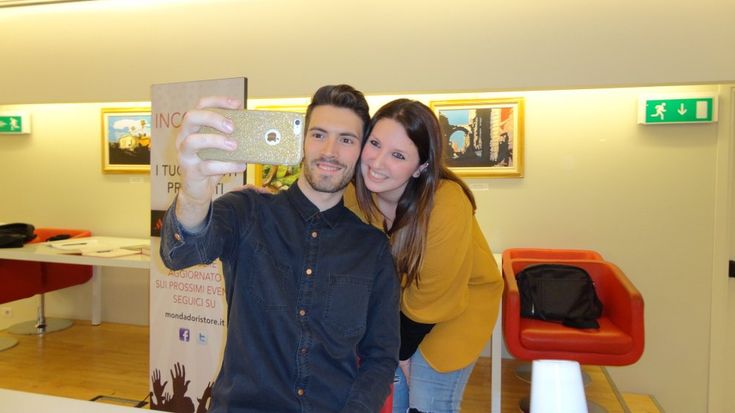 "Non siamo soli", Giovanni Caccamo da Sanremo alla Mondadori