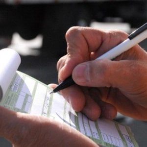 Vibratori in vetrina, maximulta a commercianti cinesi di Biella