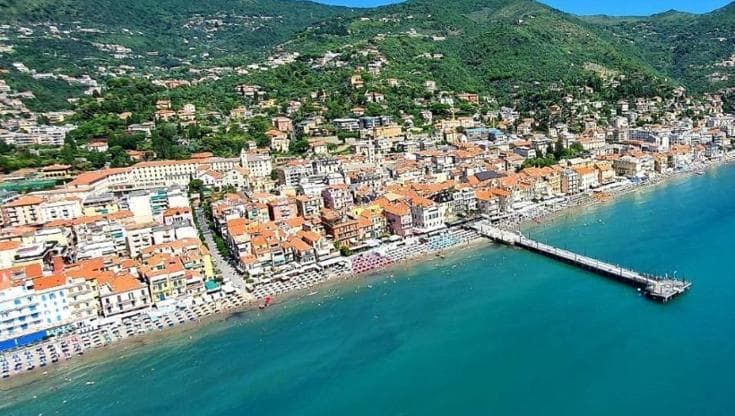 Mare libero diffida Alassio: “Spiagge libere sotto soglia e proroga ai balneari illegittima”