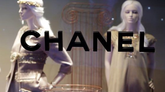 Chanel, lavoratori a casa con stipendio pieno. "Niente cassa integrazione, non graviamo sui conti pubblici"