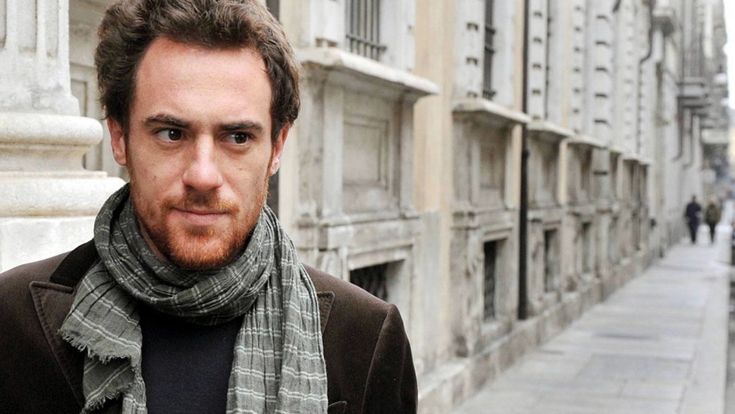 Il 'Segnale d'allarme' di Elio Germano, uno spettacolo che "manipola" il pubblico