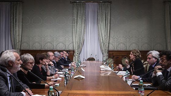 Pubblico impiego, accordo su riduzione comparti da 12 a 4. Cgil: "E ora subito il rinnovo dei contratti"