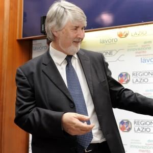 Lavoro: le assunzioni a tempo indeterminato crescono a velocità doppia