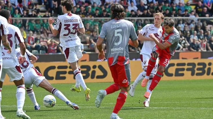 La Cremonese ci prova, il Torino resiste: 0-0. Gol annullato a Baschirotto