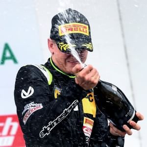 Schumi jr. lascia subito il segno: rimonta strepitosa all'esordio in F4
