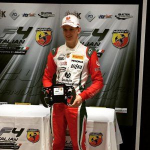 Esordio da applausi a Misano, Mick Schumacher fa doppietta in F4