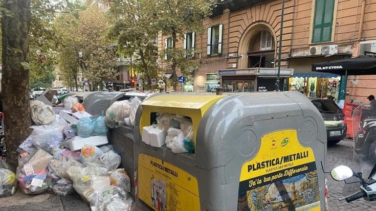 Vomero, si cambia: dal 5 novembre via le campane della differenziata, in consegna i bidoncini. Ecco l’elenco delle strade