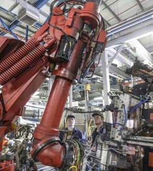 Produzione industriale positiva a settembre. <br />Ma su base annua infila il 25esimo calo